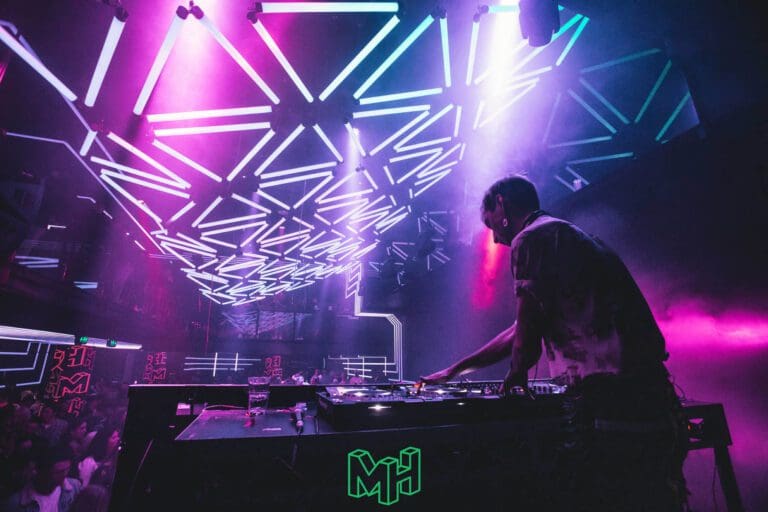 Magnet house 3 768x512