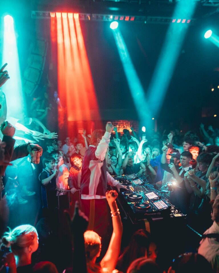 506158243 1131196362380629 2282364573103435455 n 768x960