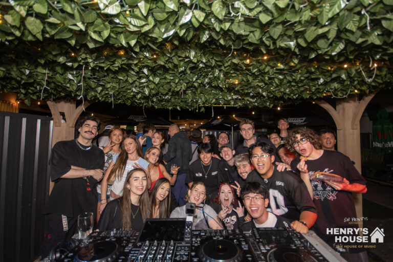 2  AXH5634 2 768x512